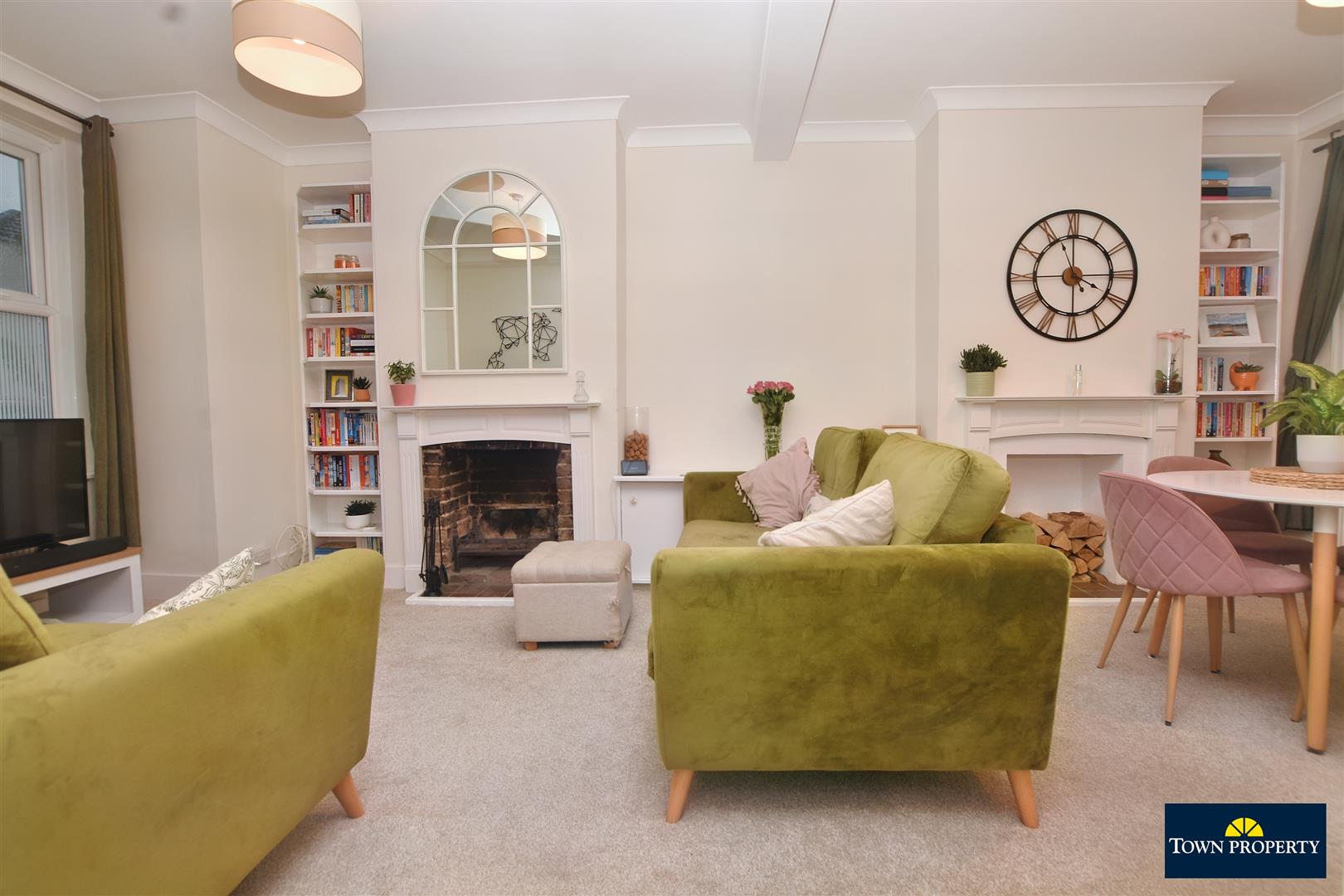 Property Details for Road Eastbourne BN22 8DF Town Property Estate Agents